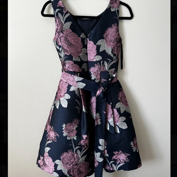 Graduation Dress Hudson Bay - Eliza J - Picture 2 of 3